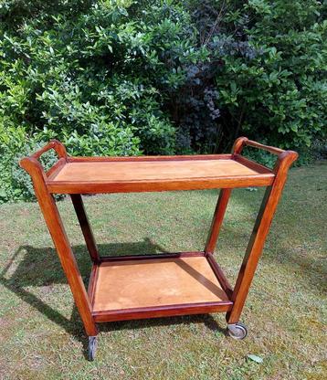 Vintage (ceder)houten verrijdbare theekar
