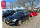 Peugeot 308 SW BWJ 2015 1.2 PureTech 111 PK Blue Lease Execu, Voorwielaandrijving, Stof, Gebruikt, 1199 cc
