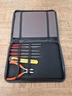 Etui met vijltjes, mesje, tang voor modelbouw, Ophalen of Verzenden, Zo goed als nieuw