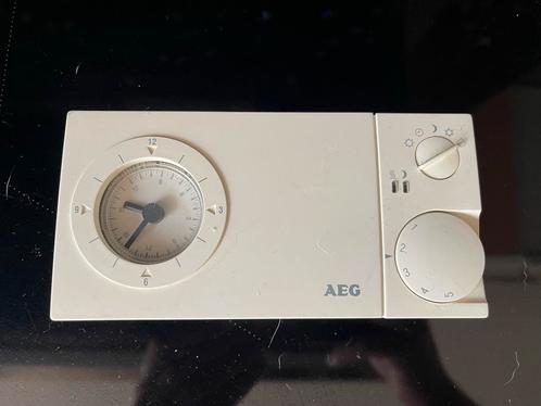 AEG Klokthermostaat FTEU 601, Doe-het-zelf en Verbouw, Thermostaten, Zo goed als nieuw, Ophalen of Verzenden