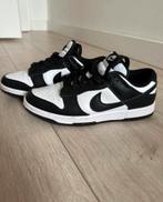 Nike Dunk Low Panda, Ophalen of Verzenden, Zo goed als nieuw, Zwart, Sneakers of Gympen