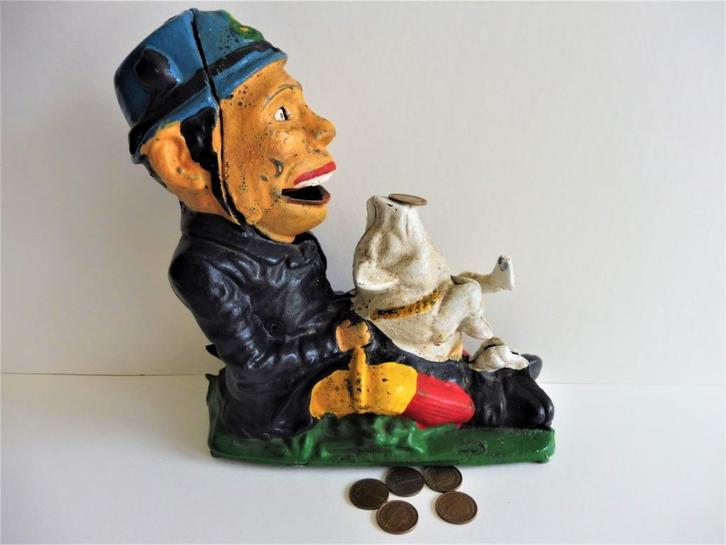 Gietijzeren mechanische spaarpot agent veldwachter & varken, Antiek en Kunst, Curiosa en Brocante, Ophalen of Verzenden