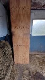 Zadelkast en stalen stalkast met planken, Dieren en Toebehoren, Paarden en Pony's | Overige Paardenspullen, Ophalen, Gebruikt