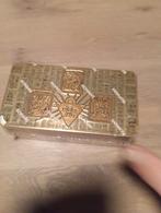 Yu Gi Oh! Tin of the pharoahs gods, Hobby en Vrije tijd, Verzamelkaartspellen | Yu-gi-Oh!, Ophalen of Verzenden, Nieuw, Boosterbox