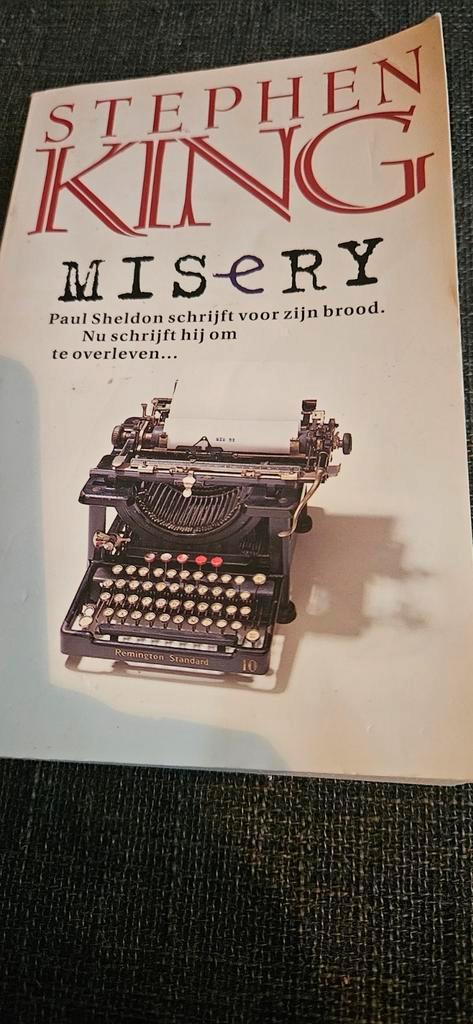 Het boek: MISERY van Stephen King., Boeken, Thrillers, Zo goed als nieuw, Ophalen of Verzenden