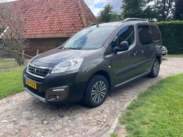Peugeot Partner Tepee 1.2 PureTech Allure-Navi-Camera-PDC-Tr beschikbaar voor biedingen