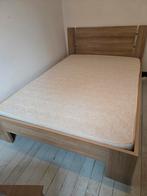 2 persoons bed inclusief lattenbodem, matras en nachtkastje, Huis en Inrichting, Slaapkamer | Bedden, Ophalen, Tweepersoons, 140 cm