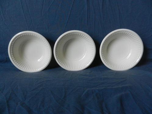 3 Drie Wedgwood Edme schaaltjes d. 15,9 cm. Vrijwel nieuw., Huis en Inrichting, Keuken | Servies, Zo goed als nieuw, Schaal of Schalen