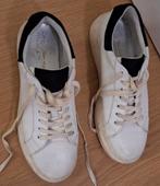 Zolder opruiming! - Witte Sneakers met Zwart suede - Maat 40, Ophalen of Verzenden, Gedragen, Wit, Sneakers of Gympen