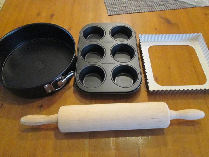 3 Bakvormen Kaiser, Zenker, Quiche, Taart, Deegroller., Hobby en Vrije tijd, Taarten en Cupcakes maken, Zo goed als nieuw, Overige typen