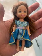 Klein soort barbie popje pop als nieuw spelen speelgoed, Verzamelen, Poppen, Ophalen of Verzenden, Zo goed als nieuw, Pop