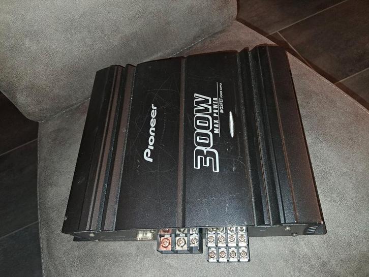 Pioneer gm-4000f 300watt mosfet powersupply, Auto diversen, Autospeakers, Ophalen of Verzenden