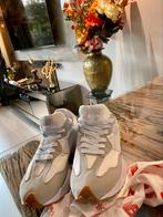 Nieuwe witte Moderne New Balance maat 42 zie foto’s, Ophalen of Verzenden, Zo goed als nieuw, Wit