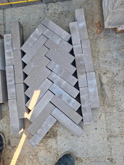 Beton Waalformaat mangaan bruin 7cm hoog, Tuin en Terras, Tegels en Klinkers, Nieuw, Klinkers, Beton, 10 m² of meer, Ophalen