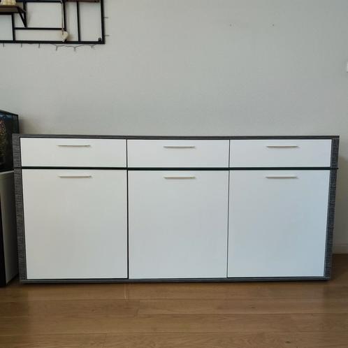 Complete woonkamerset (dressoir, tv kast, tafel met stoelen), Huis en Inrichting, Complete eetkamers, Gebruikt, 4 tot 6 stoelen
