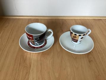 Kop en schotel beschikbaar voor biedingen