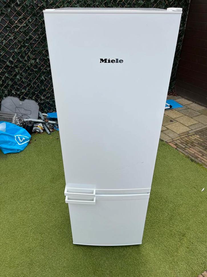 Miele Koelvriescombinatie A++ - Energiezuinig!, Witgoed en Apparatuur, Koelkasten en IJskasten, Gebruikt, Met vriesvak, 200 liter of meer