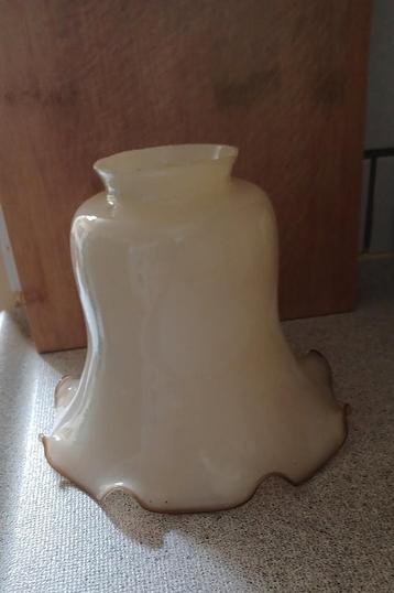 Vintage Glazen Lampenkap met Goudrand beschikbaar voor biedingen