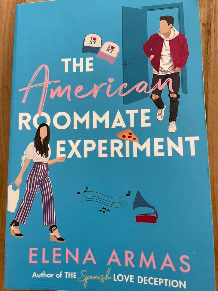 Elena Armas  the American roommate experiment, Boeken, Taal | Engels, Zo goed als nieuw, Fictie, Ophalen of Verzenden