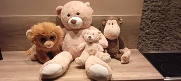 Knuffels te koop beschikbaar voor biedingen