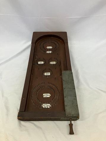 Antieke pinball kast van hout met emaille plaatjes. beschikbaar voor biedingen
