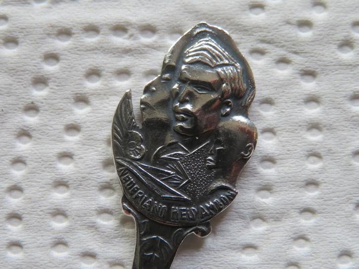 Verzilverd Lepeltje Nederland Help Ambon, Verzamelen, Porselein, Kristal en Bestek, Gebruikt, Bestek, Overige materialen, Verzilverd