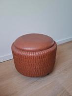 Vintage poef opbergbox mand bruin skai voetenbankje hocker, .., Minder dan 50 cm, Rond, Vintage mid century design jaren 60 70