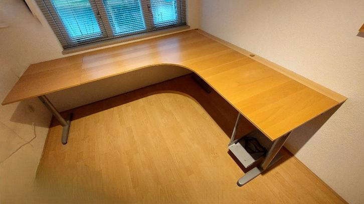 Zeer royaal hoekbureau (Ikea galant), Huis en Inrichting, Bureaus, Gebruikt, Bureau, In hoogte verstelbaar, Ophalen