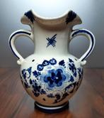 Delfts blauw vaasje. Hoog 14,8 x 13 cm breed van oor tot oor, Ophalen of Verzenden