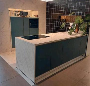 Nieuwe showroomkeuken  beschikbaar voor biedingen