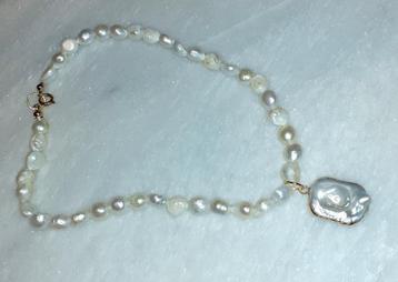 Ketting zoetwaterparel met grote hanger beschikbaar voor biedingen