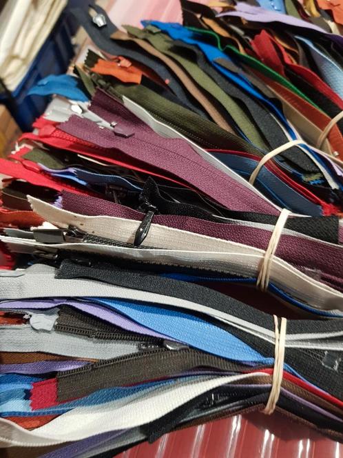 Ook nog een giga partij nylon ritsen in bosjes a 50 stuks, Hobby en Vrije tijd, Naaien en Fournituren, Nieuw, Rits of Sluiting