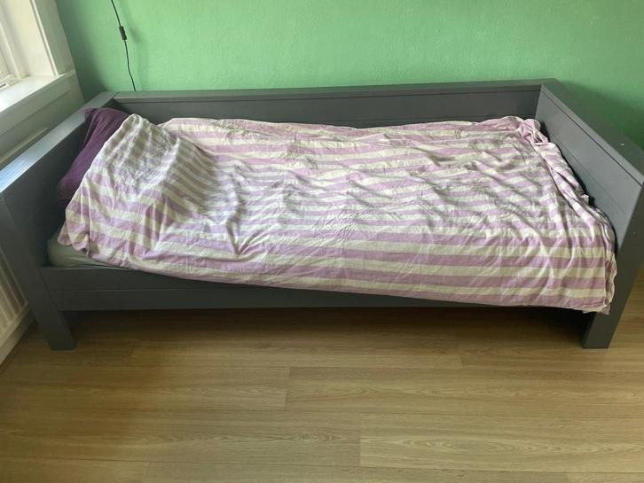 Gratis dit weekend!! Eenpersoonsbed-Woood model Dennis, Huis en Inrichting, Slaapkamer | Bedden, Gebruikt, Eenpersoons, 90 cm