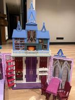 Frozen Kasteel met Barbie's - Inklapbaar, Kinderen en Baby's, Speelgoed | Poppenhuizen, Ophalen, Gebruikt, Poppenhuis