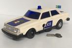 Plastic Volvo 240 242. Police m vliegwielaandrijving. Lucky?, Hobby en Vrije tijd, Modelauto's | Overige schalen, Ophalen of Verzenden