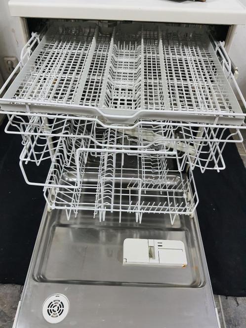 Miele vaatwasser met besteklade Werkt uitstekend, Witgoed en Apparatuur, Vaatwasmachines, Zo goed als nieuw, Vrijstaand, Minder dan 85 cm