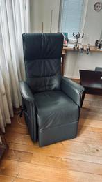 Elektrisch sta op stoel - Onbeschadigd, Ophalen, Zo goed als nieuw, 50 tot 75 cm, Leer