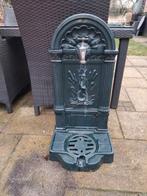 Een mooie staande / muur fontijn met koperen kraan, Ophalen, Gietijzer, Fontein