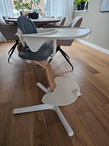 Stokke Nomi stoel in nette staat. Kinderstoel compleet beschikbaar voor biedingen