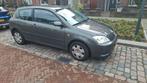 Toyota Corolla 1.6 Vvt-i 3DR Linea Terra AUT 2003 Grijs, Auto's, 450 kg, 4 cilinders, Corolla, 49 €/maand
