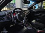 Alfa Romeo Giulietta 1.7 TBi Quadrifoglio Verde Launch Editi, Auto's, 65 €/maand, 4 cilinders, Lichtsensor, Bedrijf