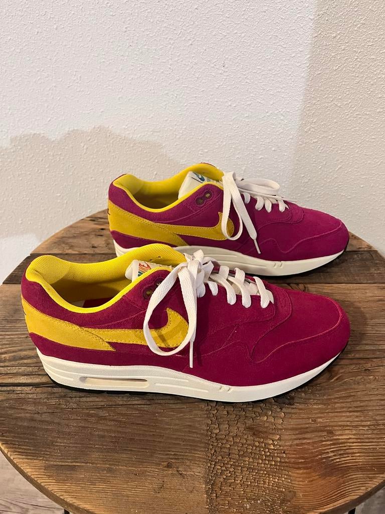 Nike Air Max 1 PRM Dynamic Berry - Nieuwstaat, Kleding | Heren, Schoenen, Nieuw, Sneakers of Gympen, Overige kleuren, Ophalen of Verzenden
