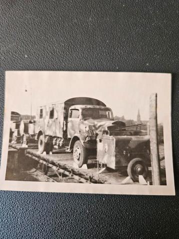 100%orig wo2foto duitse soldaten voertuig camo naar front  beschikbaar voor biedingen