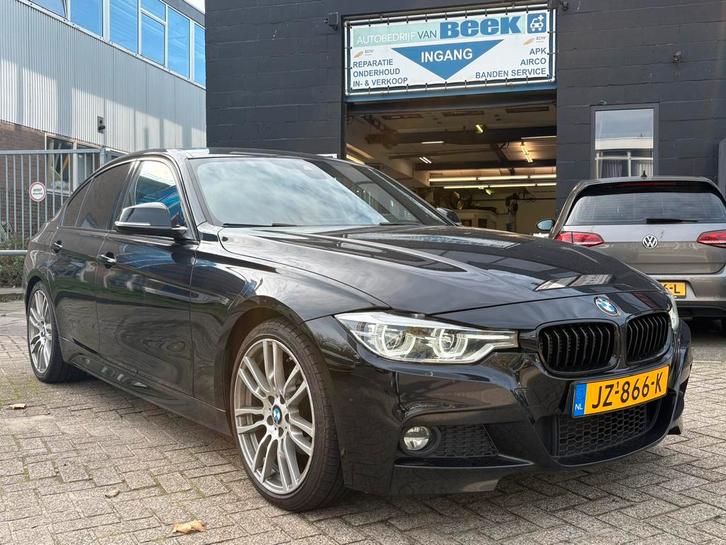 BMW 3-Serie 330e Iperformance M-pakket Aut 2016 Zwart, Auto's, BMW, Bedrijf, Te koop, 3-Serie, Head-up Display, Isofix, Lichtmetalen velgen
