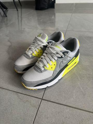 Nike Air Max 90 Volt 43 beschikbaar voor biedingen