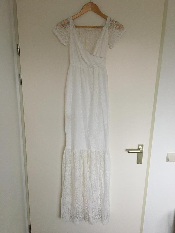 Witte kanten jurk, ook al zwangerschapsjurk te dragen, Kleding | Dames, Jurken, Zo goed als nieuw, Maat 38/40 (M), Wit, Onder de knie