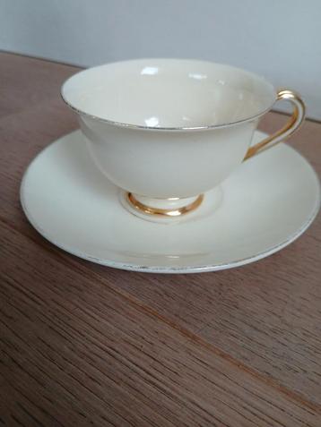 Kop en schotel Gouda Plateel  beschikbaar voor biedingen