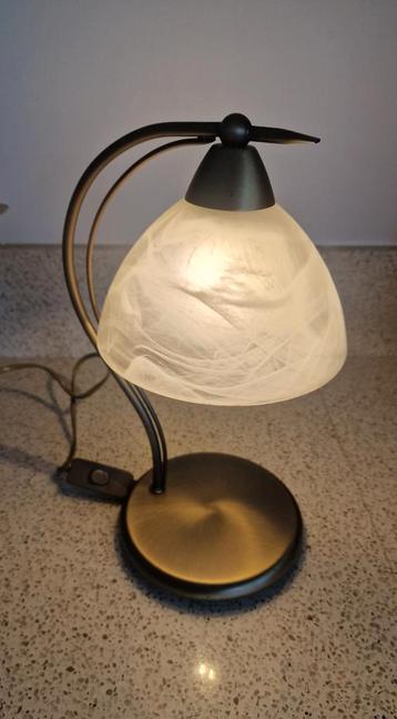 Schemerlamp beschikbaar voor biedingen