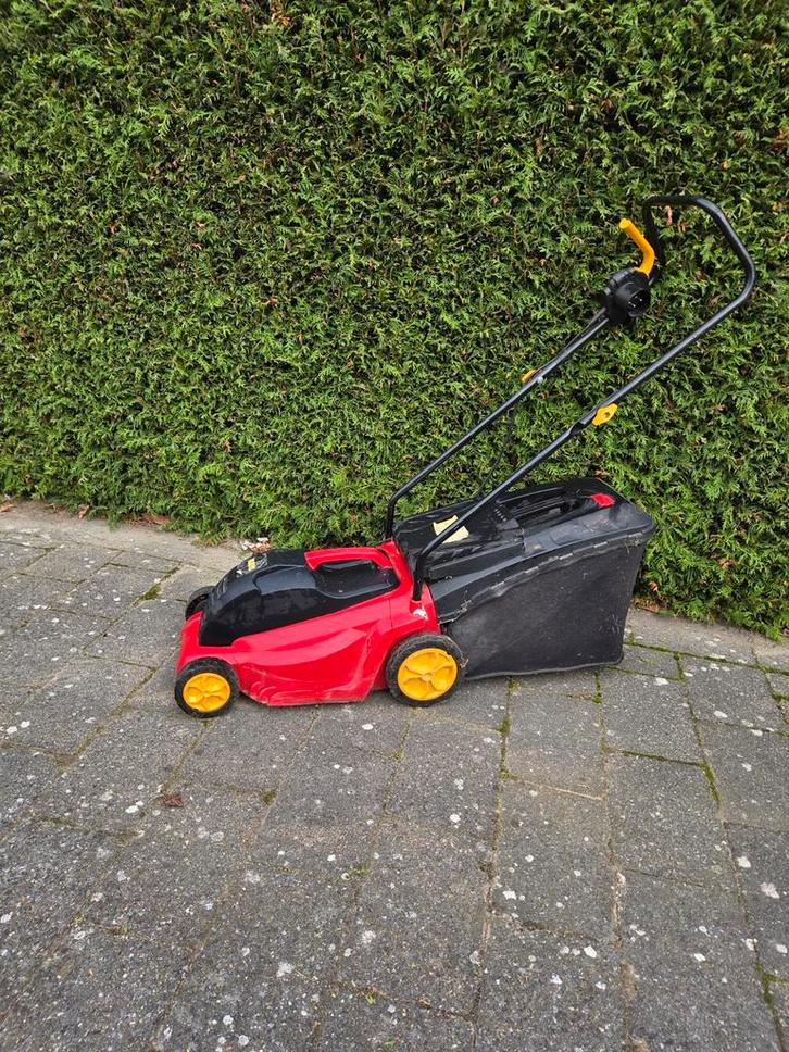 Elektrische Grasmaaier - Gebruikt, Tuin en Terras, Grasmaaiers, Gebruikt, Elektrische grasmaaier, 40 t/m 49 cm, Cirkelmaaier, Opvangzak