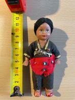 Klein popje Indonesië, 12 cm, Verzamelen, Poppen, Ophalen of Verzenden, Gebruikt, Pop